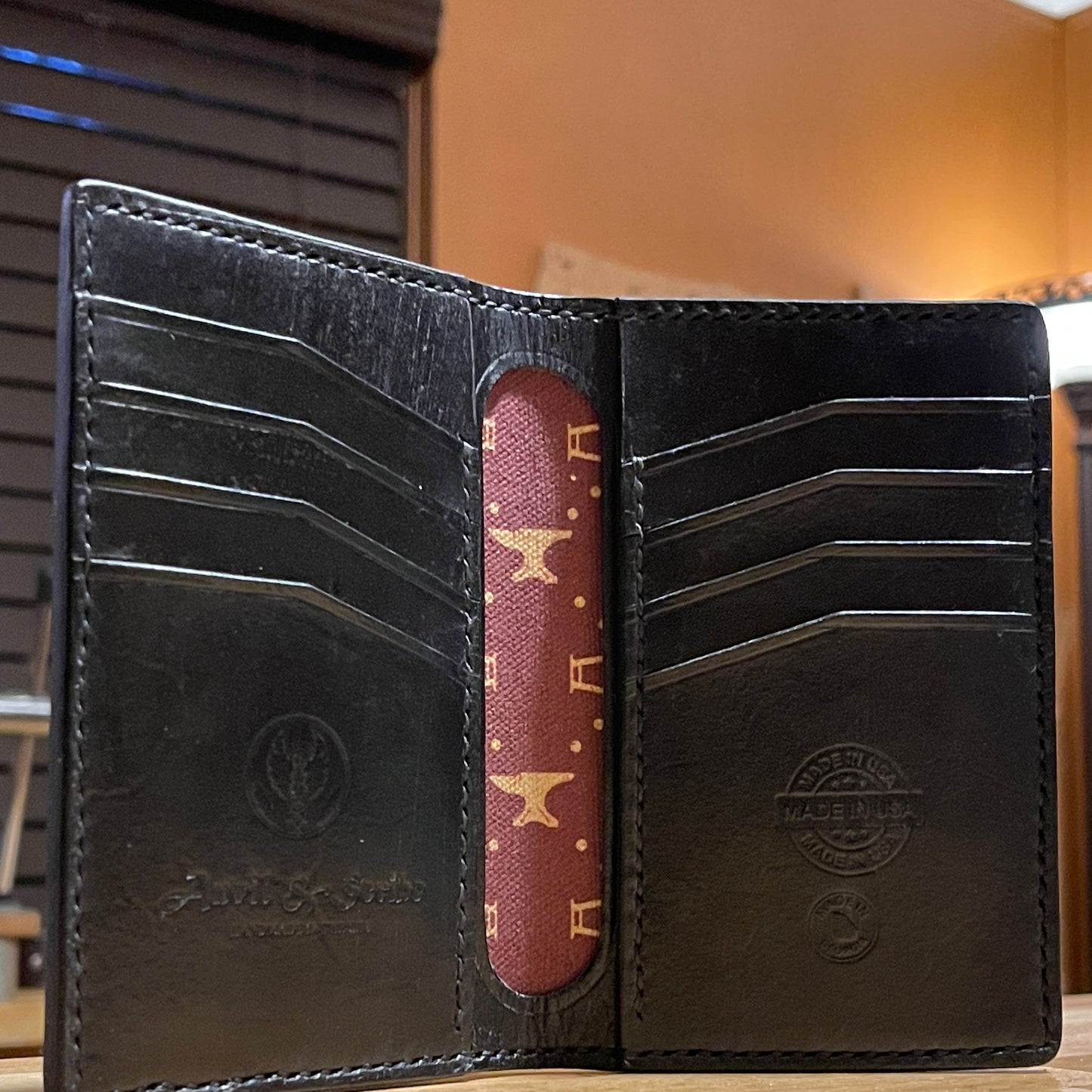 The ‘Anvil’ Signature bi-fold